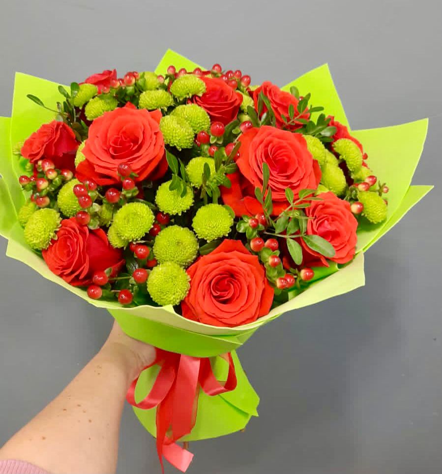 Букет цветов из: Хризантемы и Розы в Верхнем Икорце