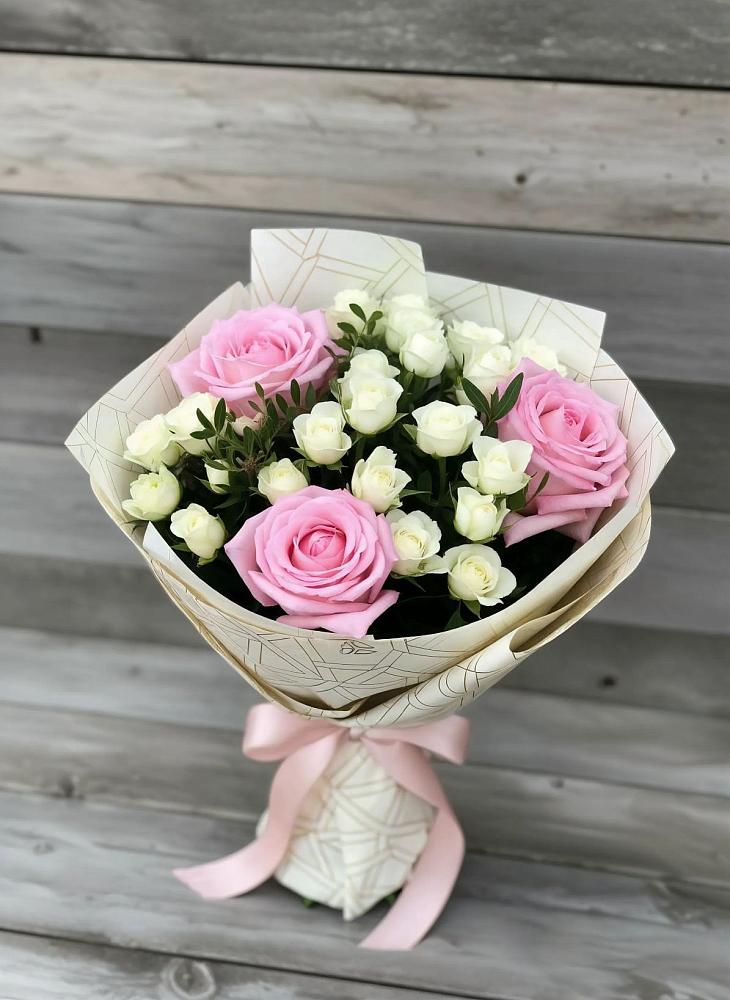 Букет цветов из: Розы в Верхнем Икорце
