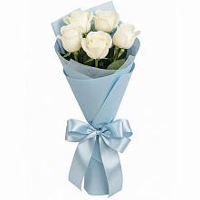 Букет 5 Белых роз Проуд в Верхнем Икорце