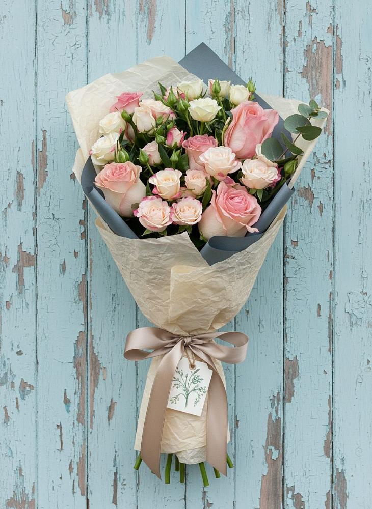 Букет цветов из: Розы в Верхнем Икорце