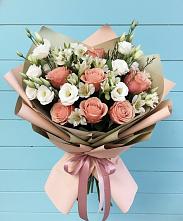 Букет цветов из:  Розы, Альстромерии и Лизиантусы #REPLACE_PRED# Верхнем Икорце