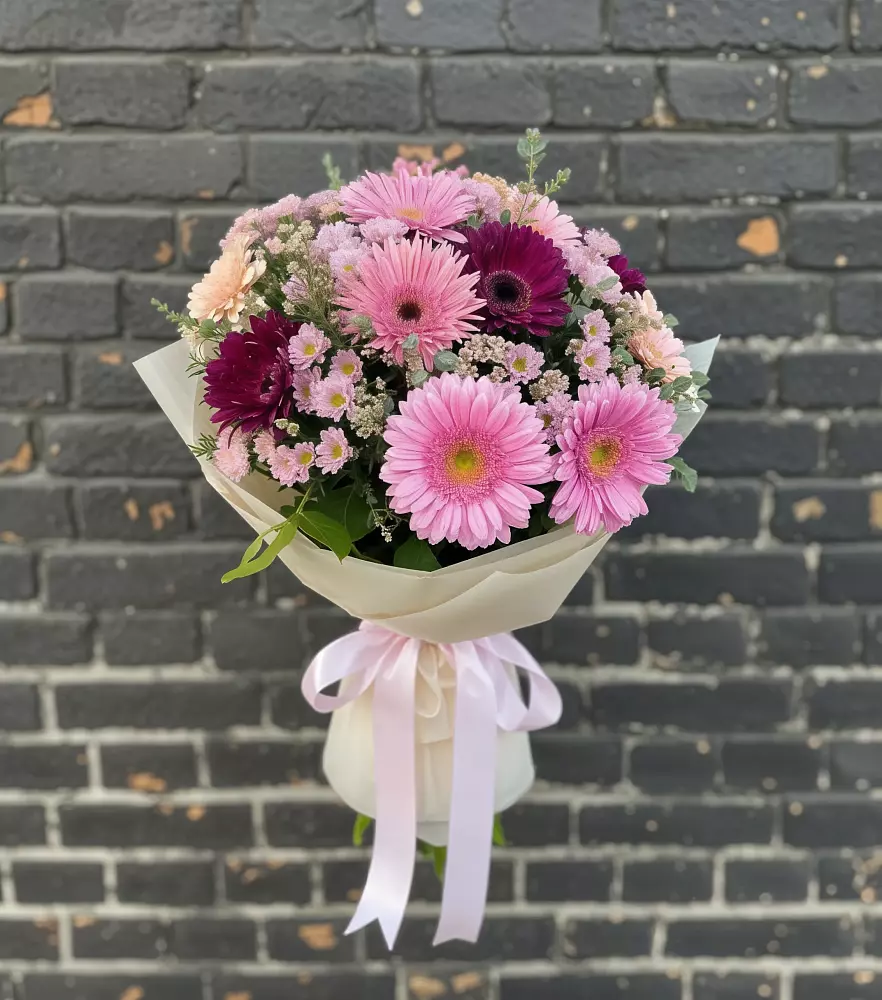 Букет цветов из: Герберы и Хризантемы в Верхнем Икорце