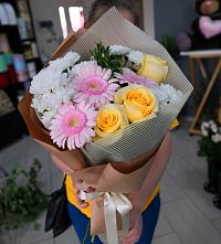 Букет цветов из:  Герберы, Розы и Хризантемы в Верхнем Икорце