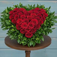 Цветочная композиция из Розы в виде сердца в Верхнем Икорце