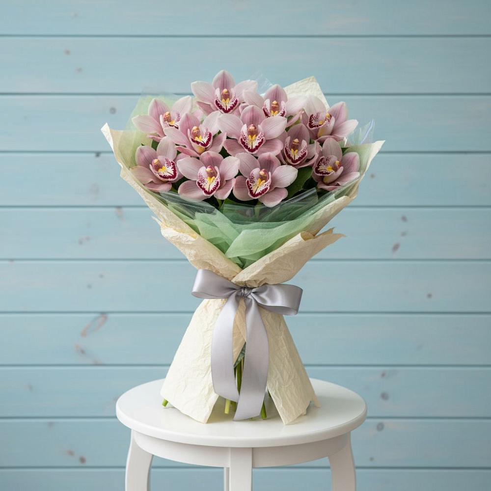 Букет цветов из: Орхидеи и Розы в Верхнем Икорце