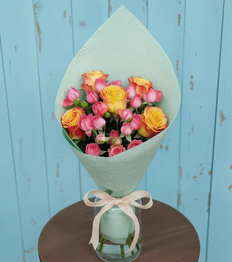 Букет цветов из: Розы в Верхнем Икорце