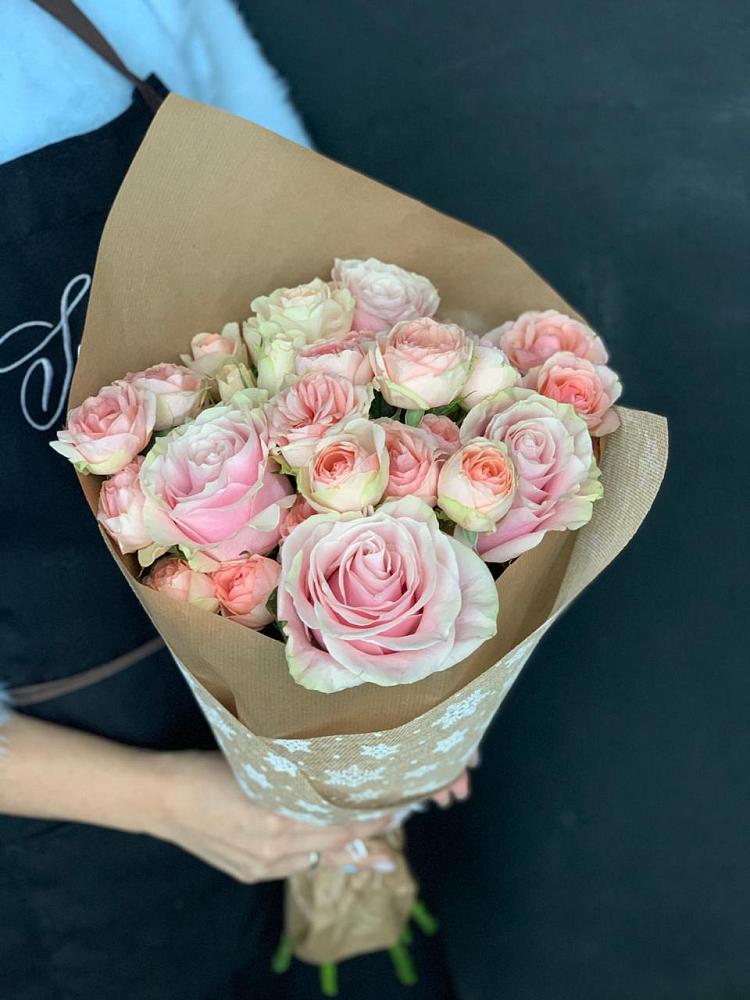 Букет цветов из: Хризантемы и Розы в Верхнем Икорце