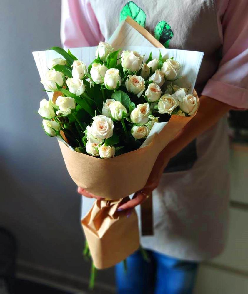 Букет цветов из: Розы в Верхнем Икорце