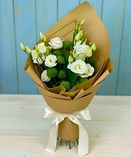 Букет цветов из:  Хризантемы и Лизиантусы в Верхнем Икорце