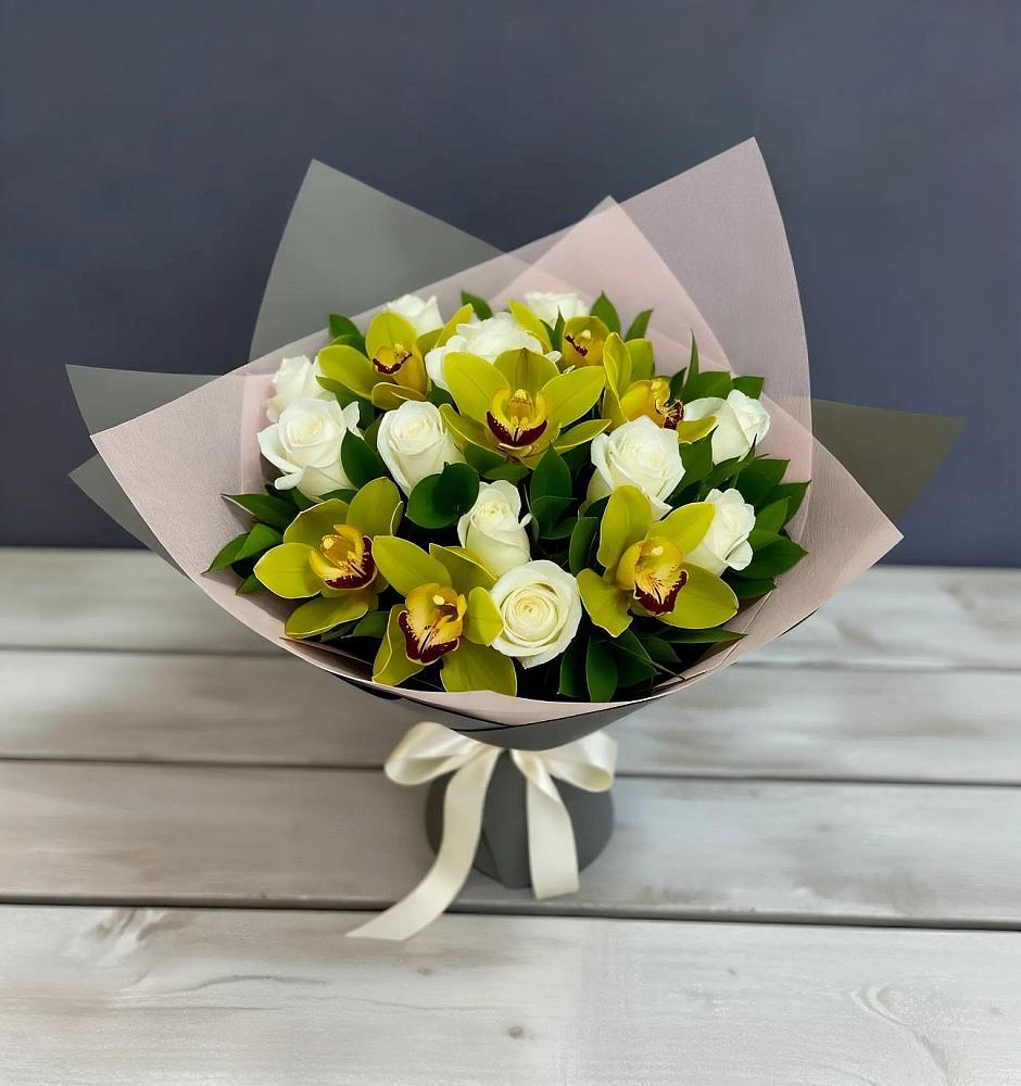 Букет цветов из: Орхидеи и Розы в Верхнем Икорце