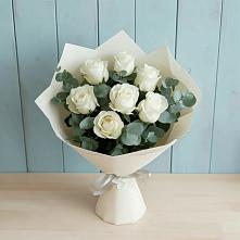 Букет Белые розы в Эвкалипте в Верхнем Икорце