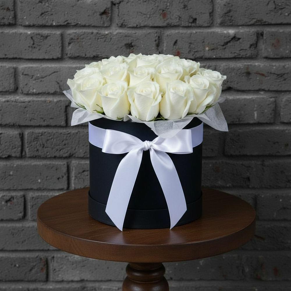 Цветочная композиция из Розы в шляпной коробке в Верхнем Икорце