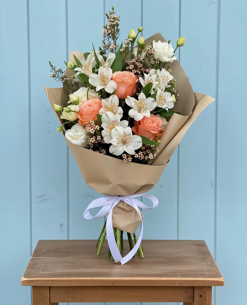 Букет цветов из: Альстромерии, Лизиантусы, Розы и Хризантемы в Верхнем Икорце