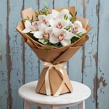 Букет цветов из:  Орхидеи и Розы в Верхнем Икорце