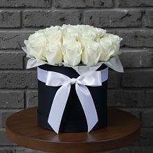 Цветочная композиция из Розы в шляпной коробке в Верхнем Икорце