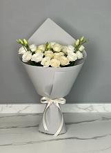 Букет цветов из:  Розы и Лизиантусы в Верхнем Икорце